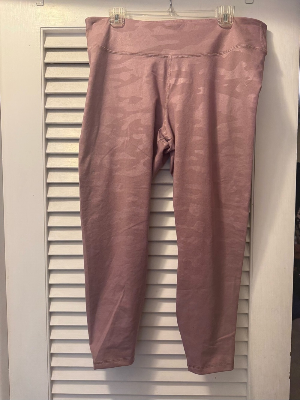Old Navy Active Mauve Pink Camo-Textured Women’s Leggings